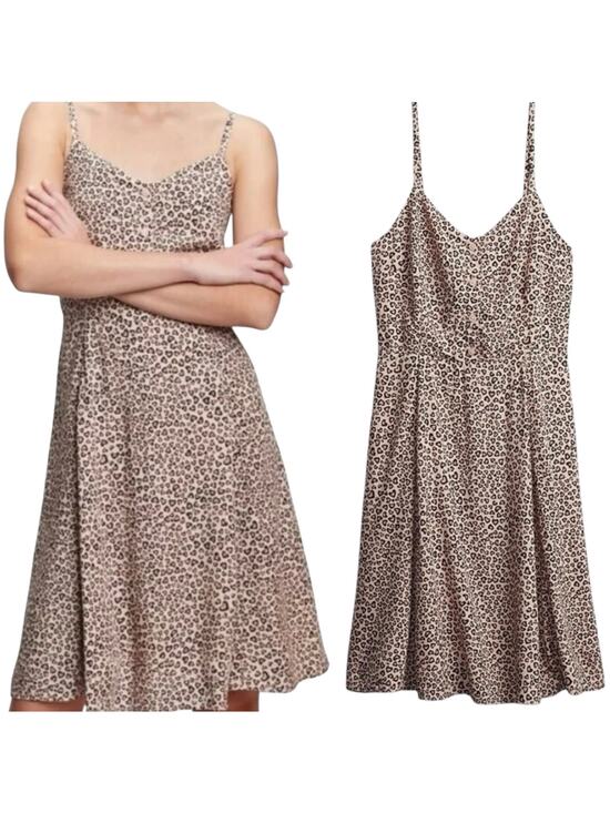 GAP Dresses & Skirts - GAP Fit & Flare Smocked Dress